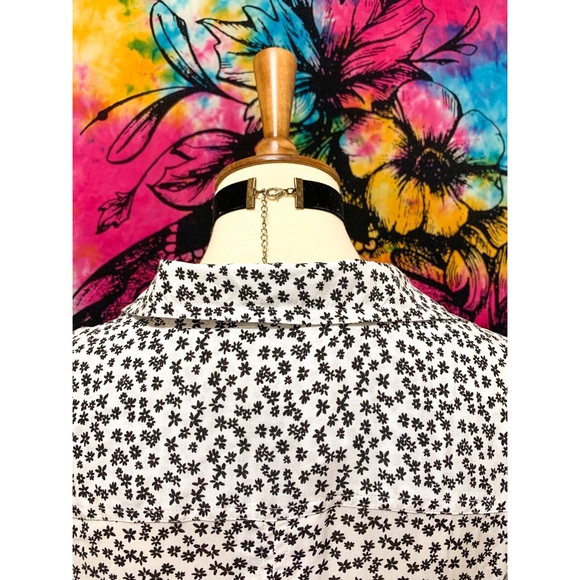 π Amazing flower button top - Picture 6 of 11